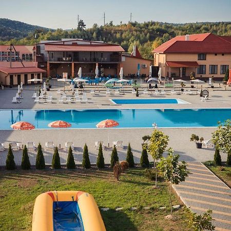 Illara Spa Hotel Irshava מראה חיצוני תמונה